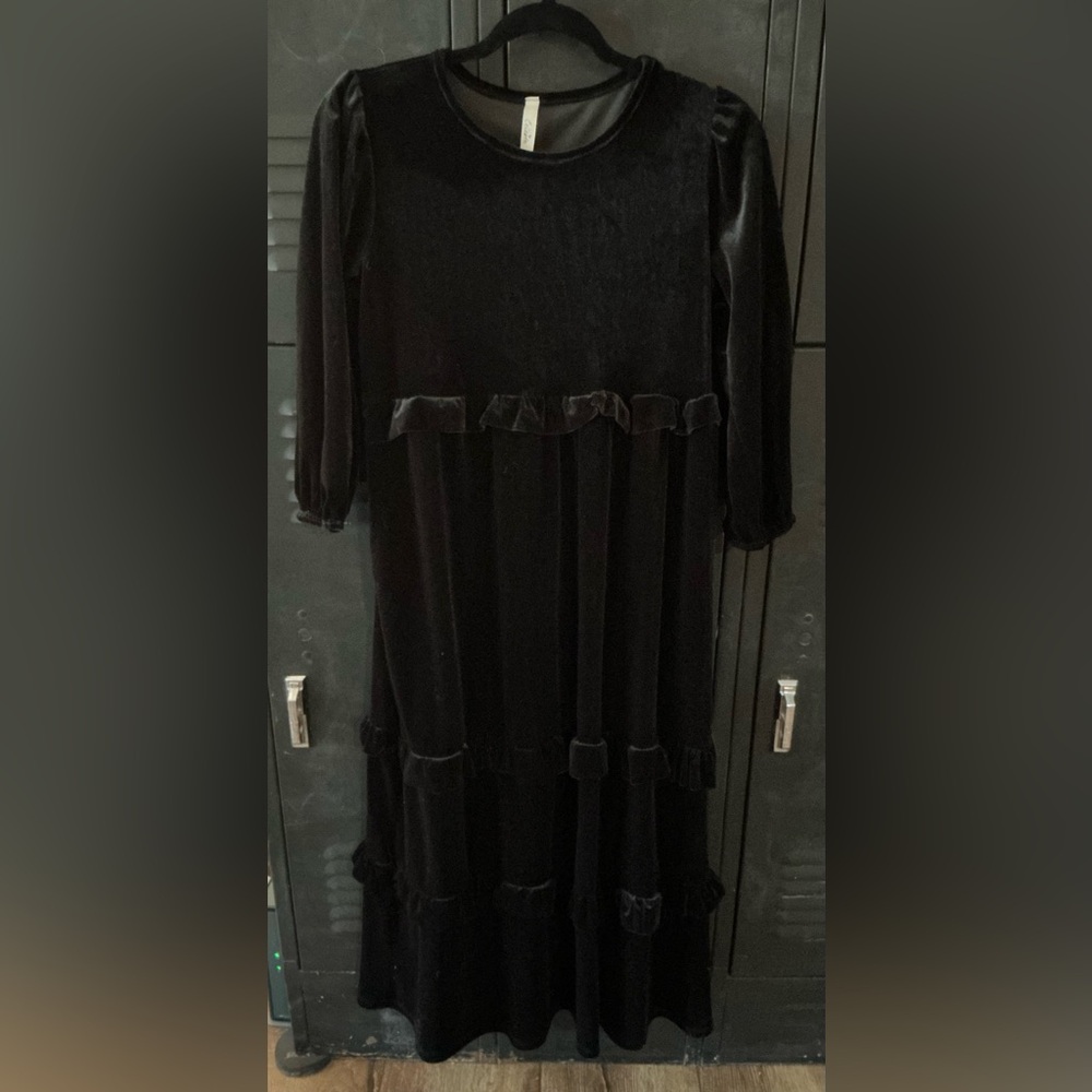 Elegant Black Velvet Dress